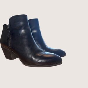 Frye Judith Double Zip Ankle Boots Size 8.5 Black Leather Block Heel Booties EUC